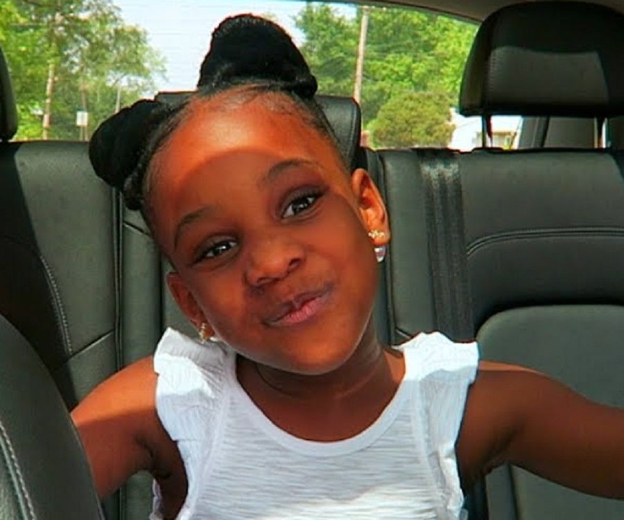 How Old Is Camari